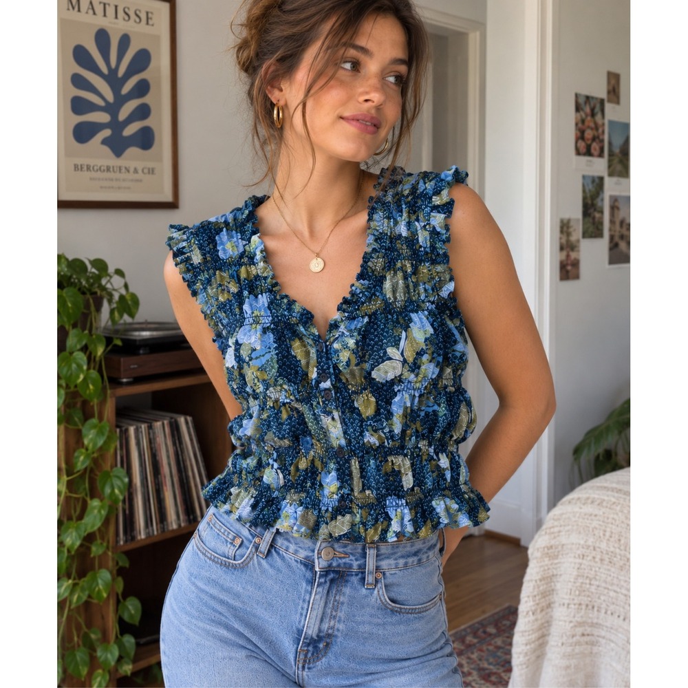 Elie Tahari Floral Smocked Blouse M Blue Green Ruffle Button Front Crop Top
